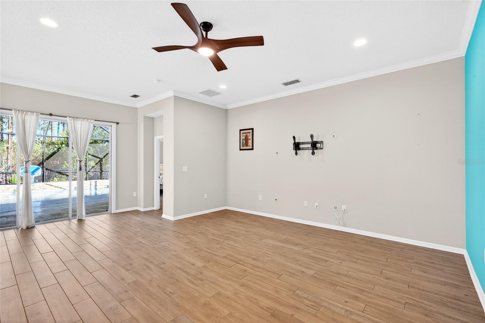 GRAND LNDGS-PH 38 - Residential