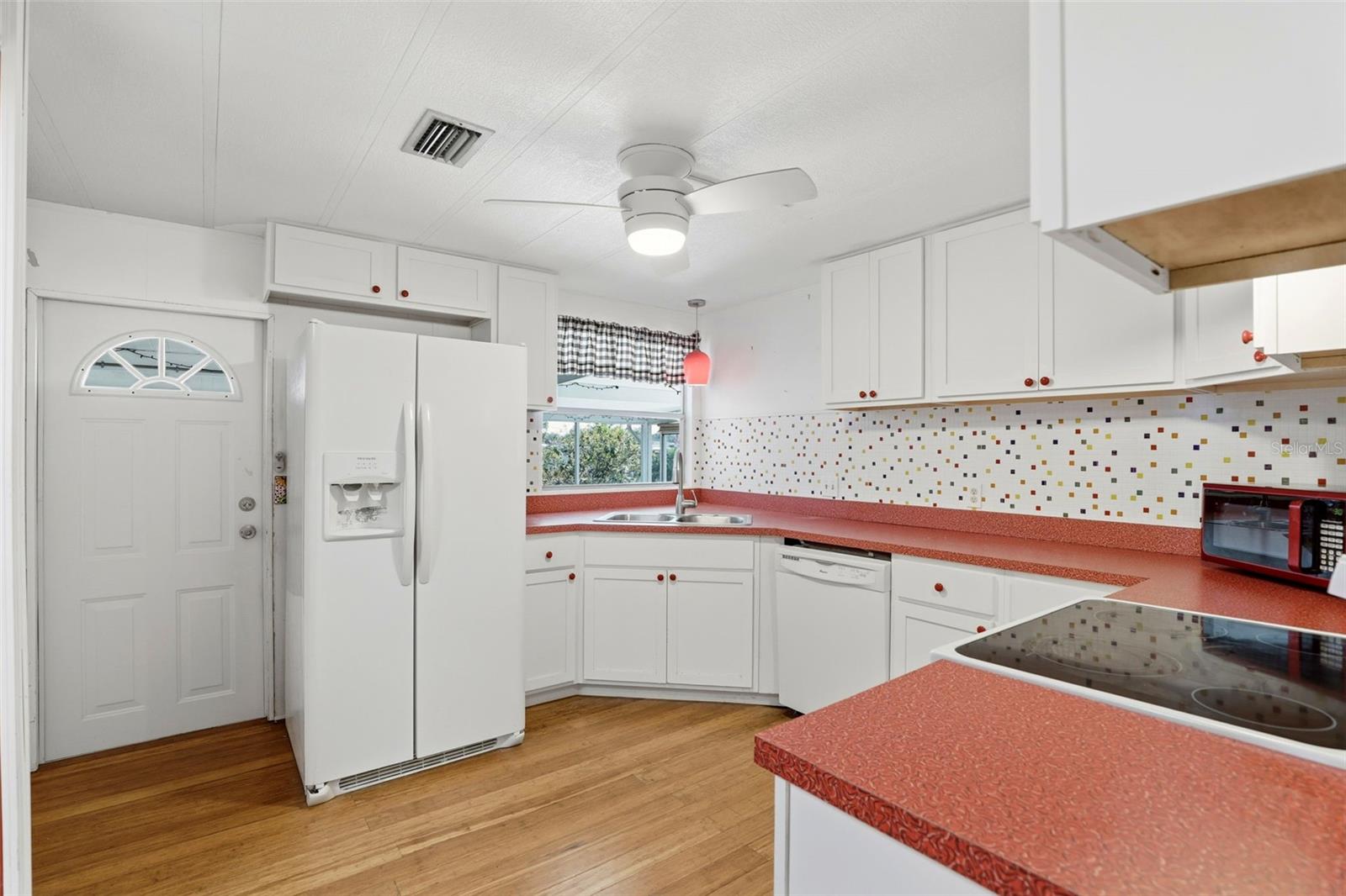 TAVARES LAKE FRANCES ESTATES - Residential