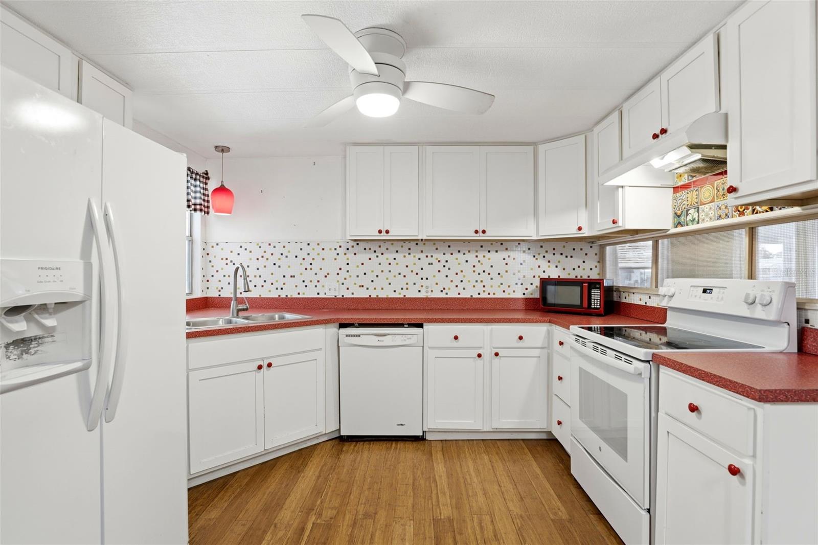 TAVARES LAKE FRANCES ESTATES - Residential