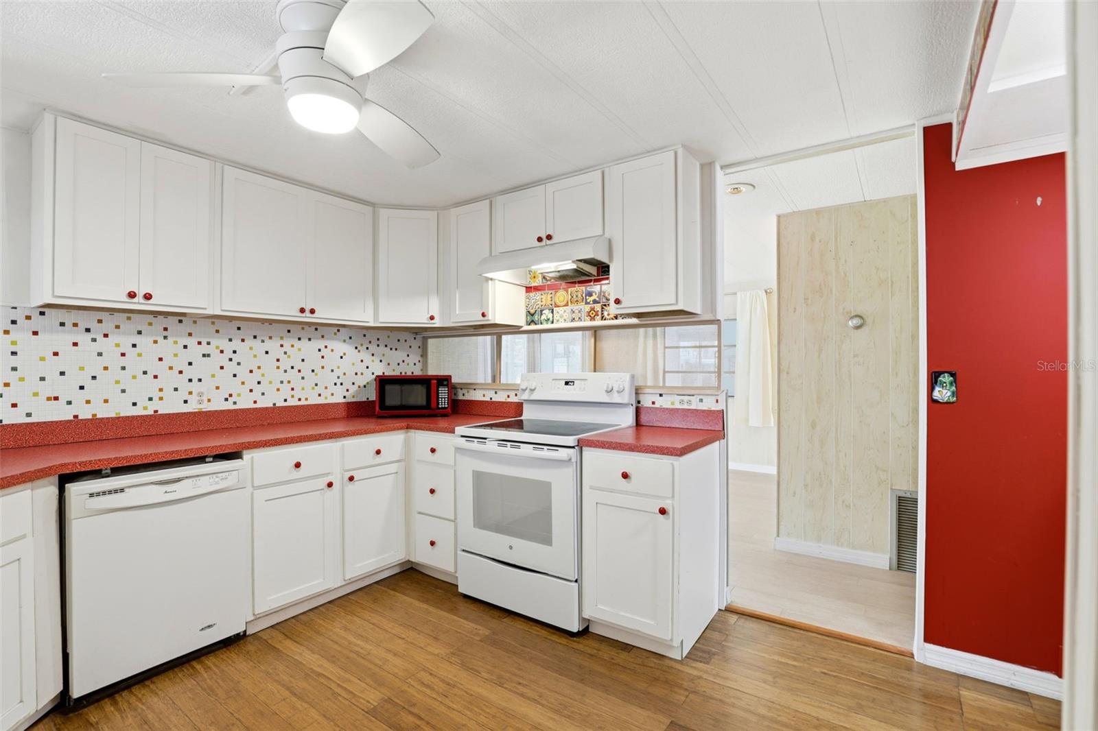 TAVARES LAKE FRANCES ESTATES - Residential