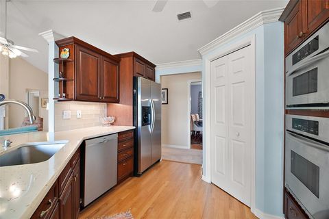 Tiny photo for 809 Northside Drive, Mount Dora, FL 32757 (MLS # G5103479)