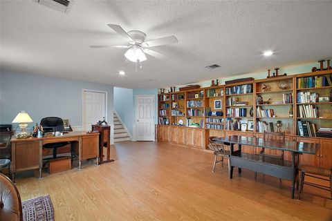 Tiny photo for 809 Northside Drive, Mount Dora, FL 32757 (MLS # G5103479)