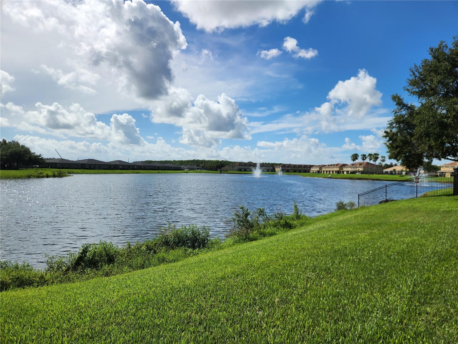 FLORA RIDGE CONDO PH 1 BLDG 1 - Residential