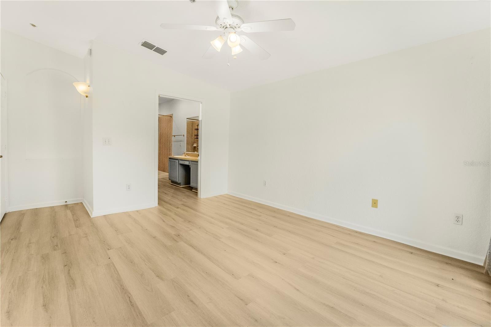 FLORA RIDGE CONDO PH 1 BLDG 1 - Residential