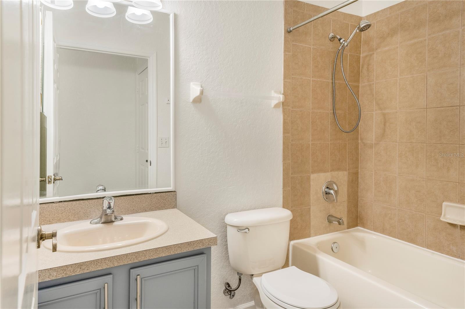 FLORA RIDGE CONDO PH 1 BLDG 1 - Residential