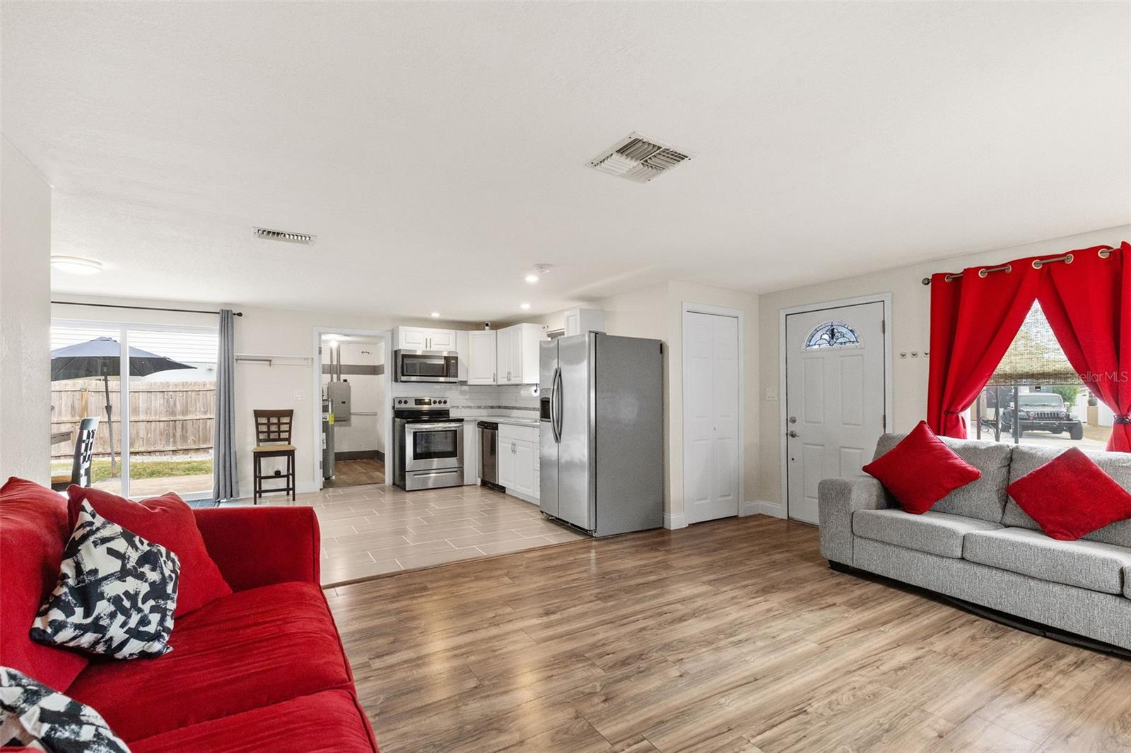 TAMPA DOWNS HEIGHTS - Residential