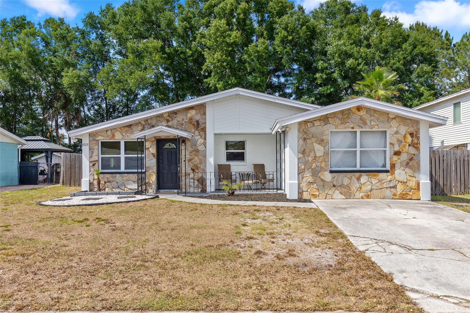TAMPA DOWNS HEIGHTS - Residential
