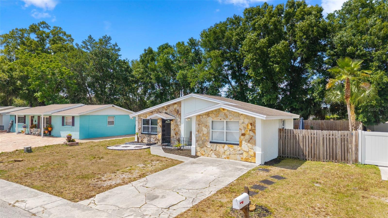 TAMPA DOWNS HEIGHTS - Residential