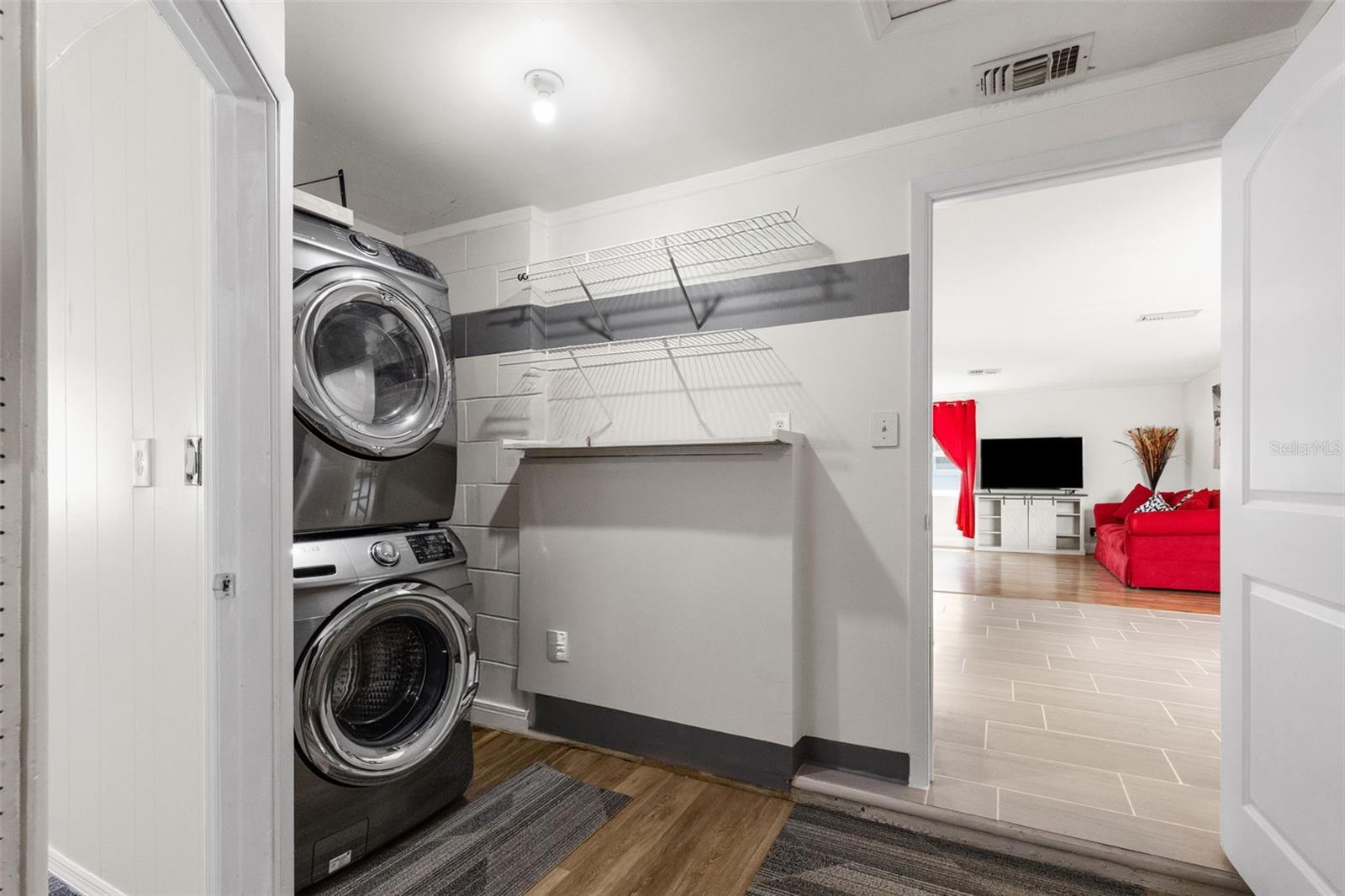 TAMPA DOWNS HEIGHTS - Residential