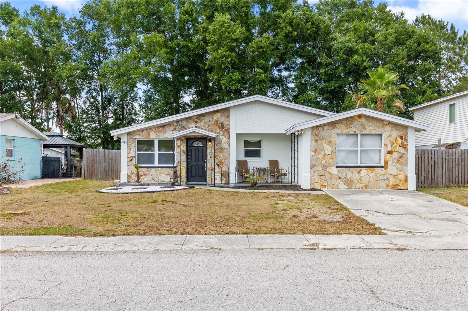 4928 STEEL DUST LANE