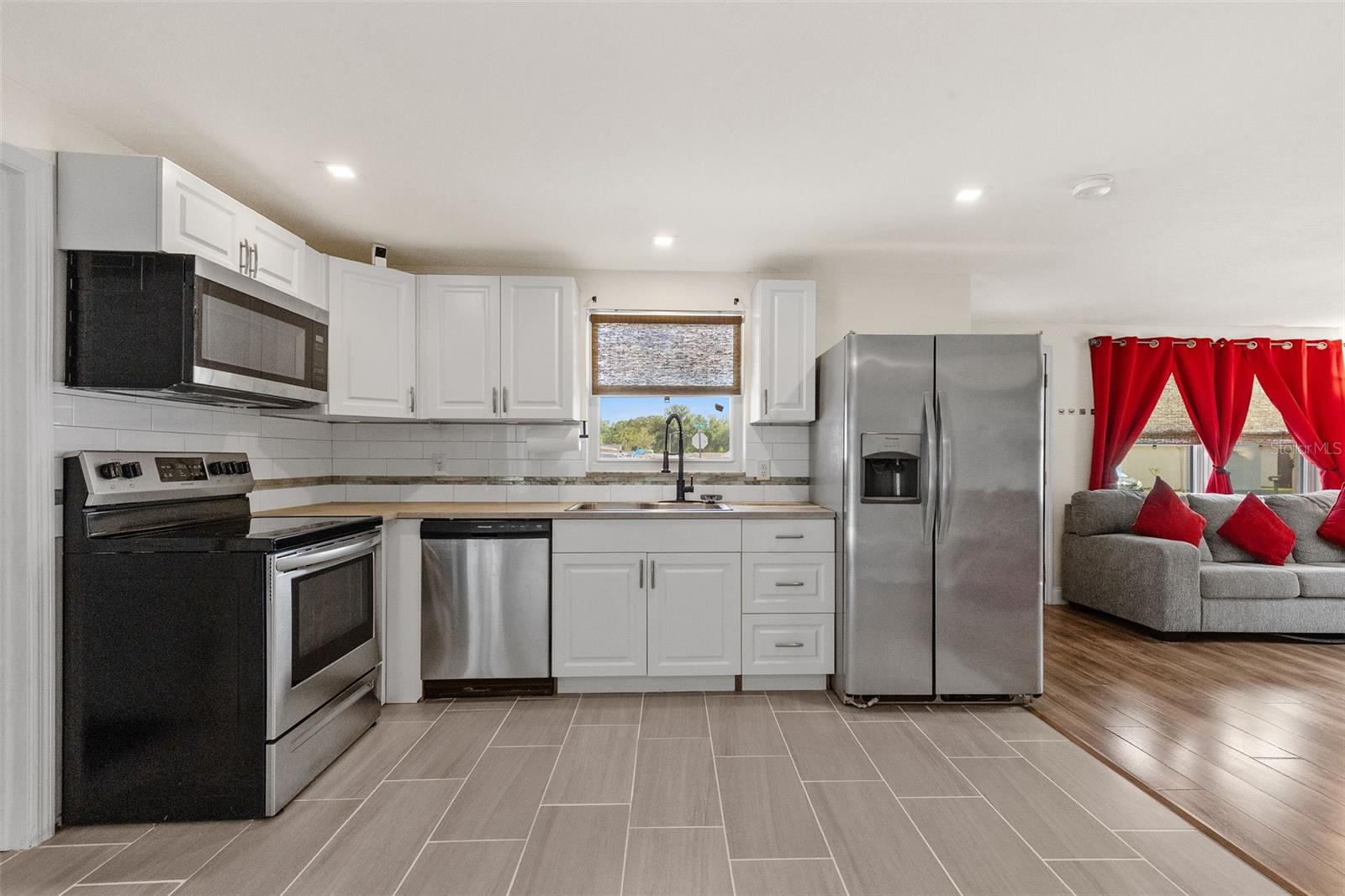 TAMPA DOWNS HEIGHTS - Residential