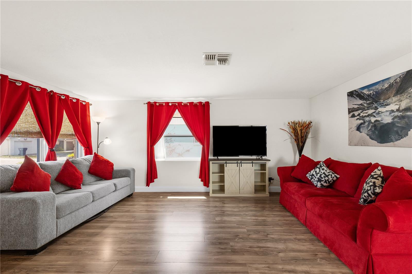 4928 STEEL DUST LANE