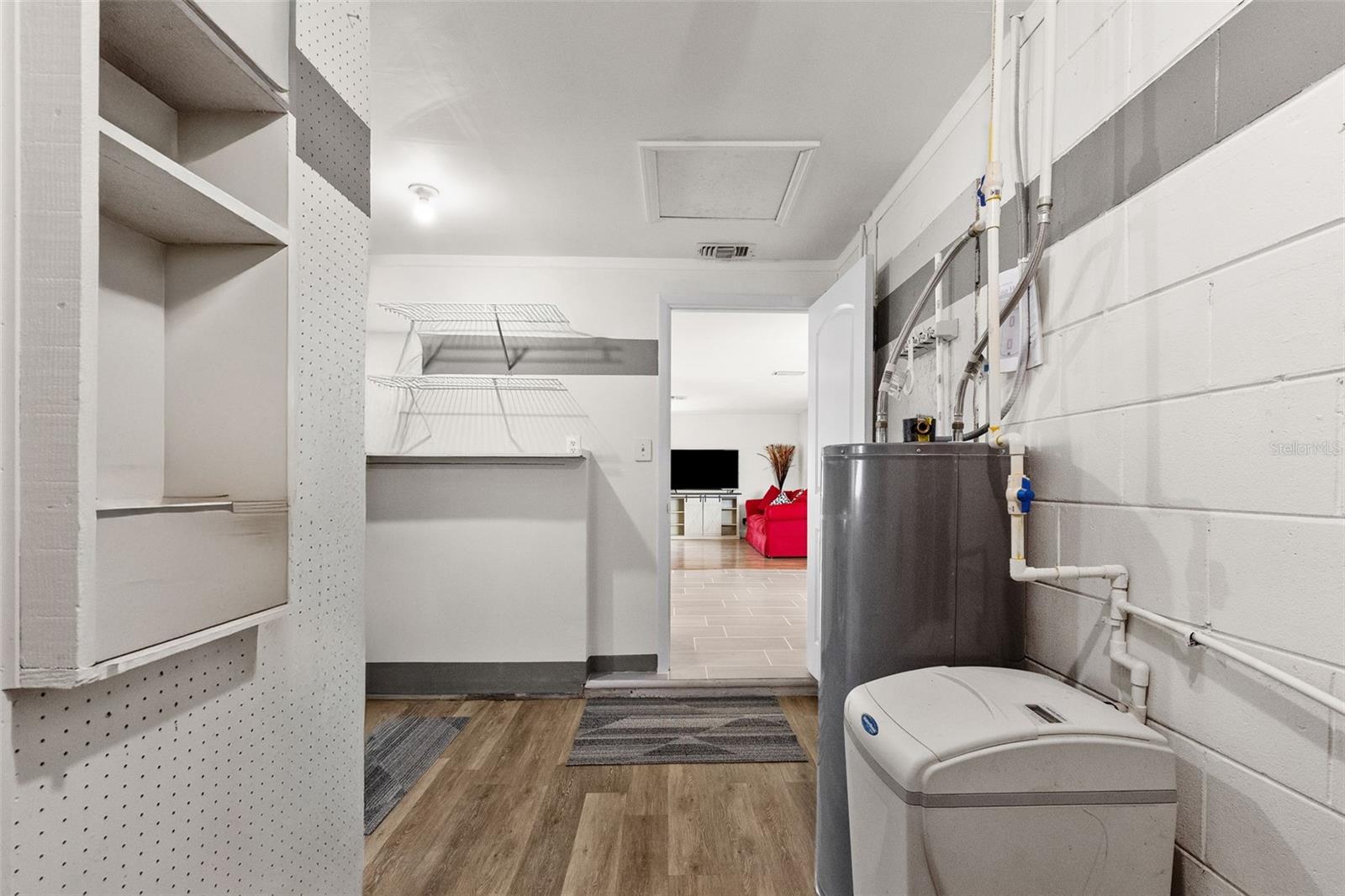 TAMPA DOWNS HEIGHTS - Residential