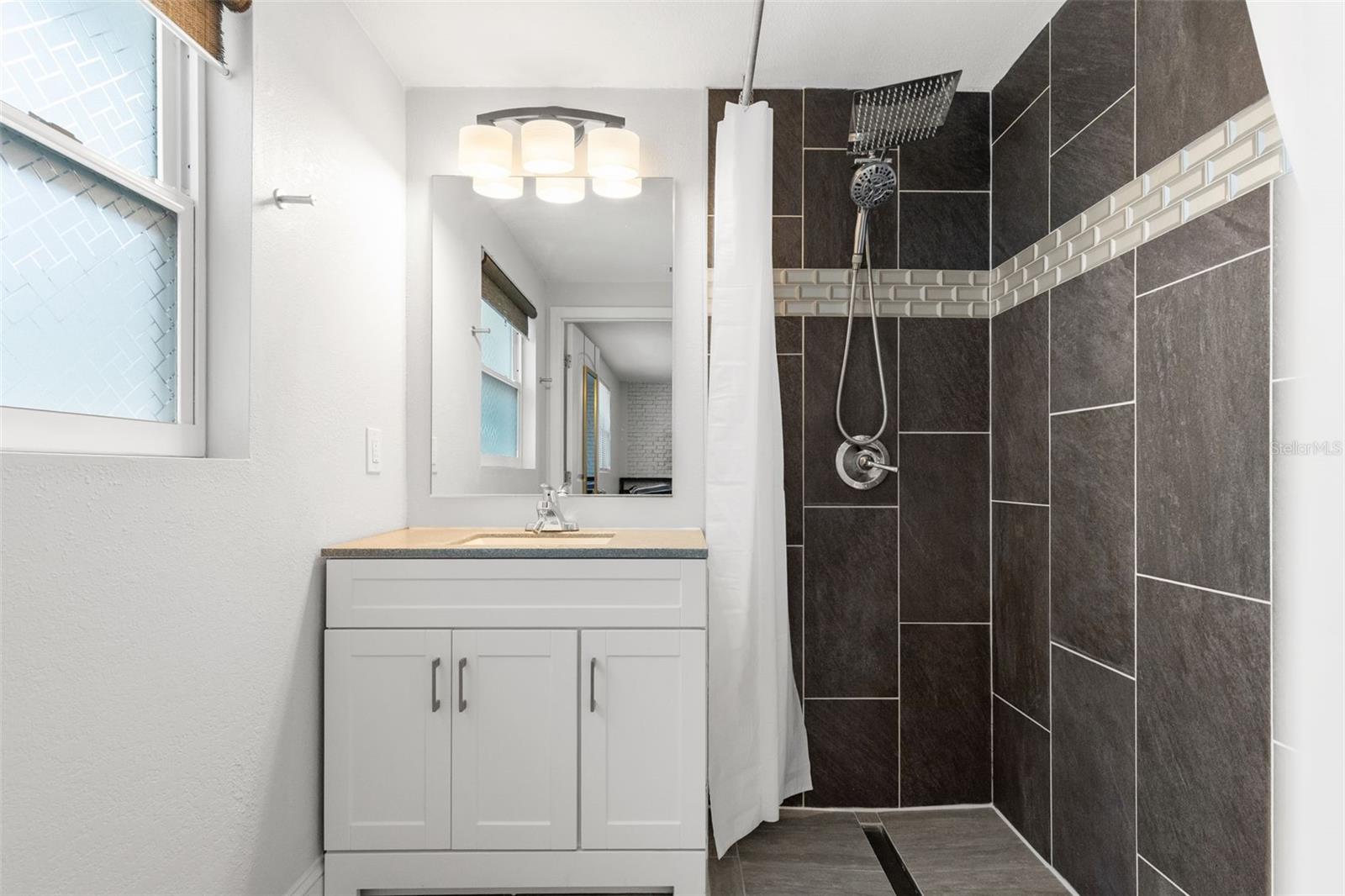 TAMPA DOWNS HEIGHTS - Residential