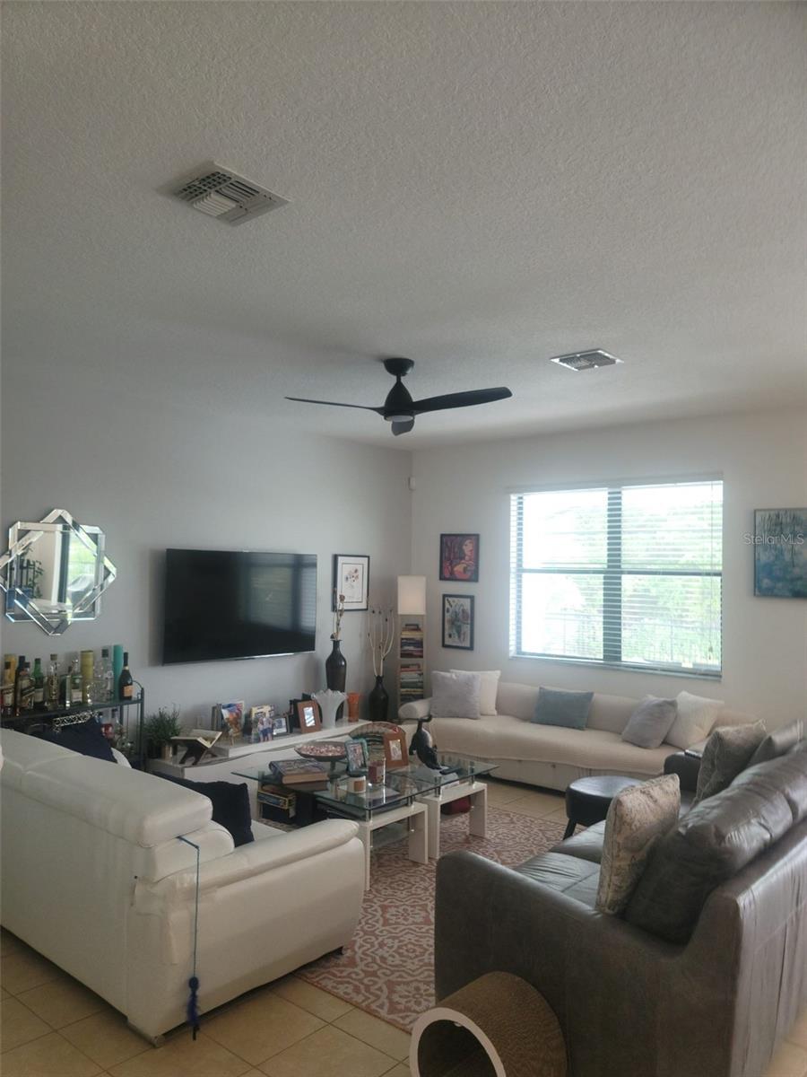 VERANDA PALMS PH 2A - Residential Lease