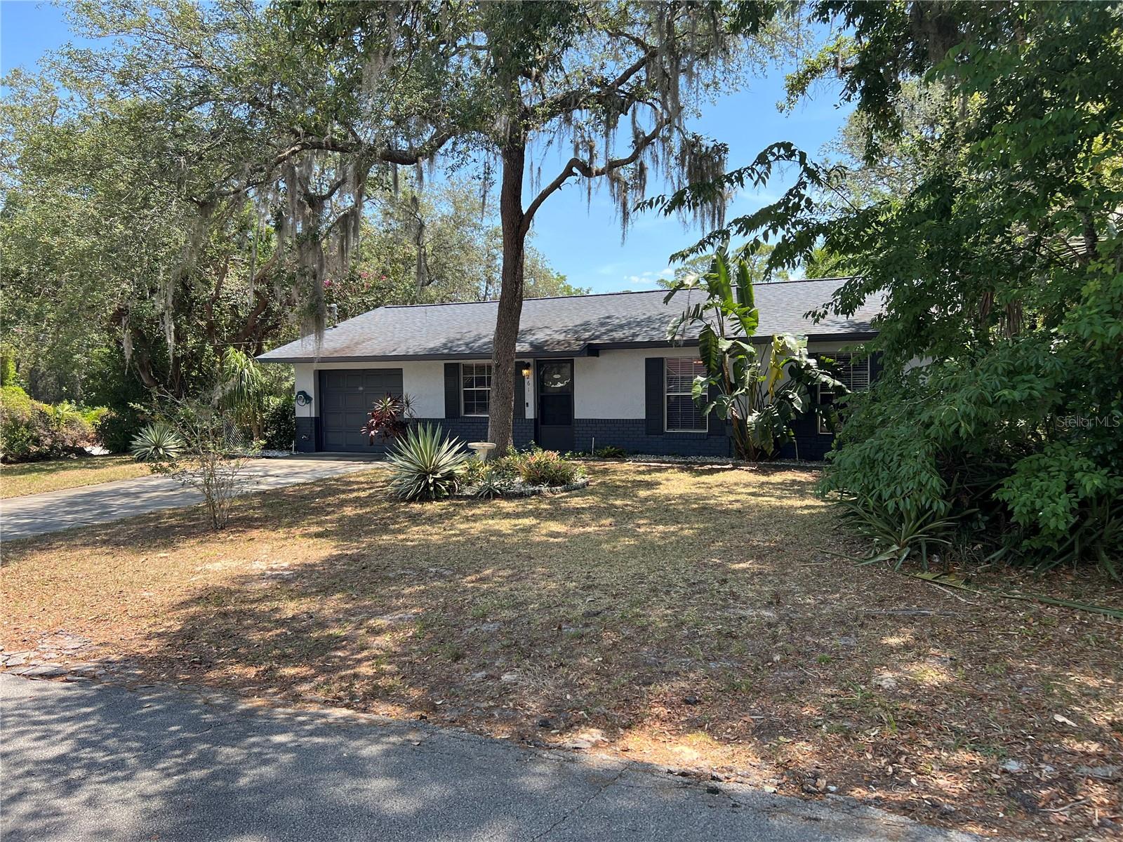 261 DELEON ROAD
