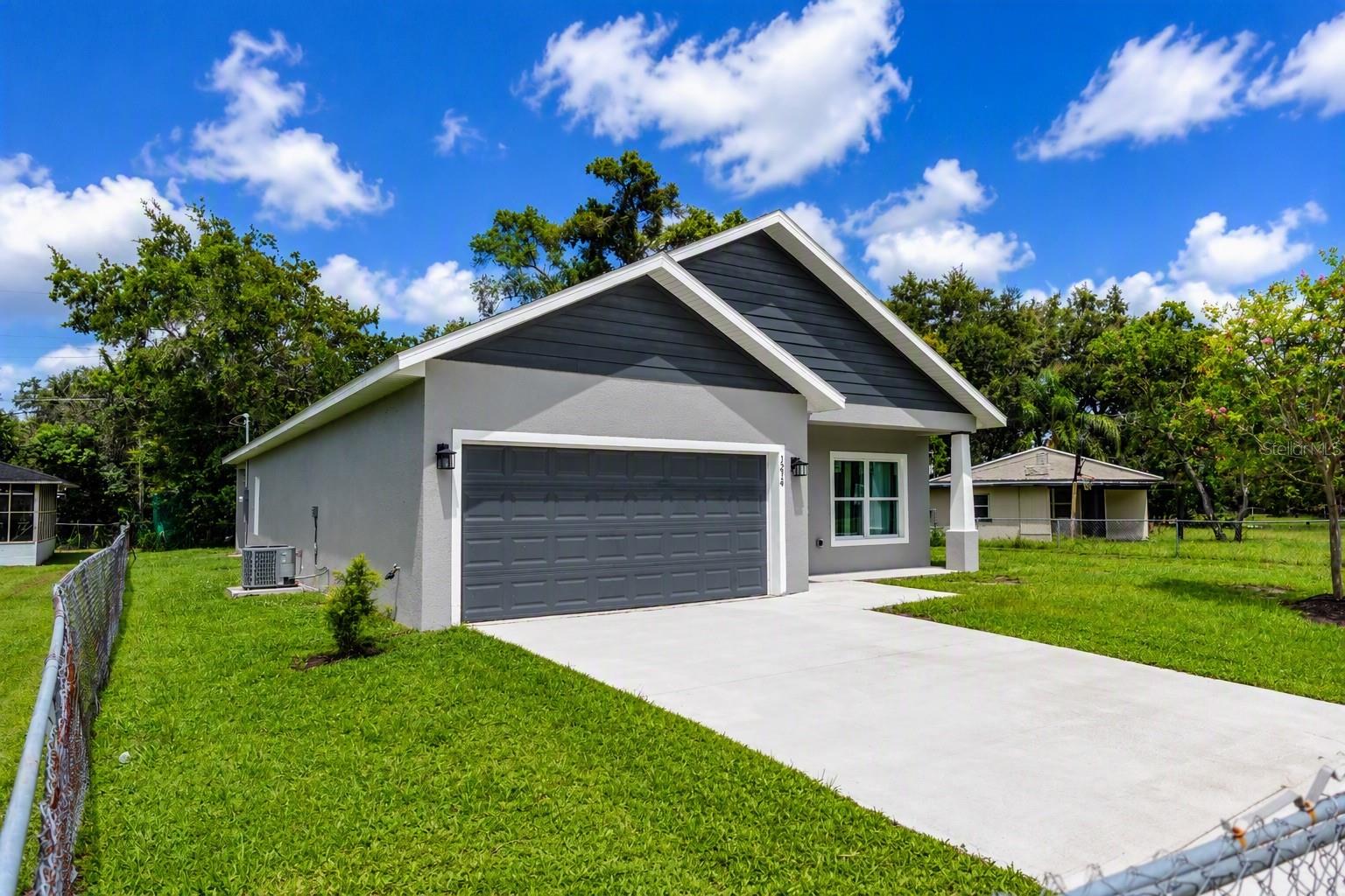 1214 CRESCENT STREET