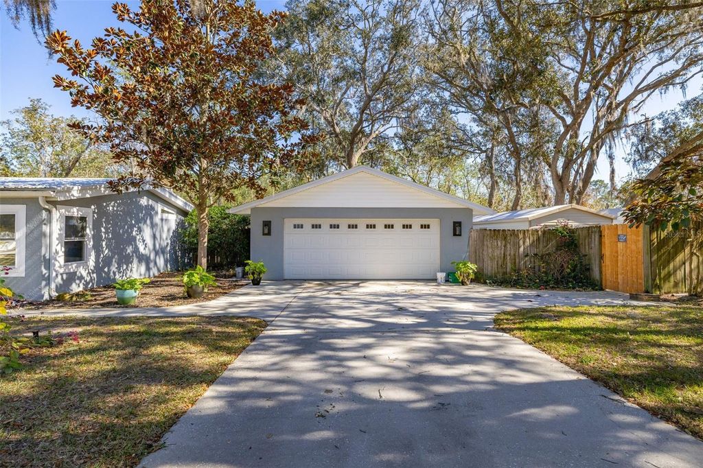 Photo of 204 Doe Drive, Davenport, FL 33837 (MLS # S5142940)
