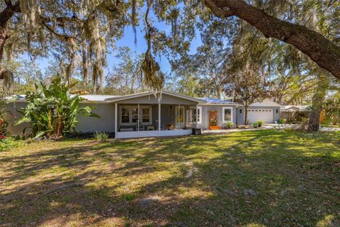 Photo of 204 Doe Drive, Davenport, FL 33837 (MLS # S5142940)