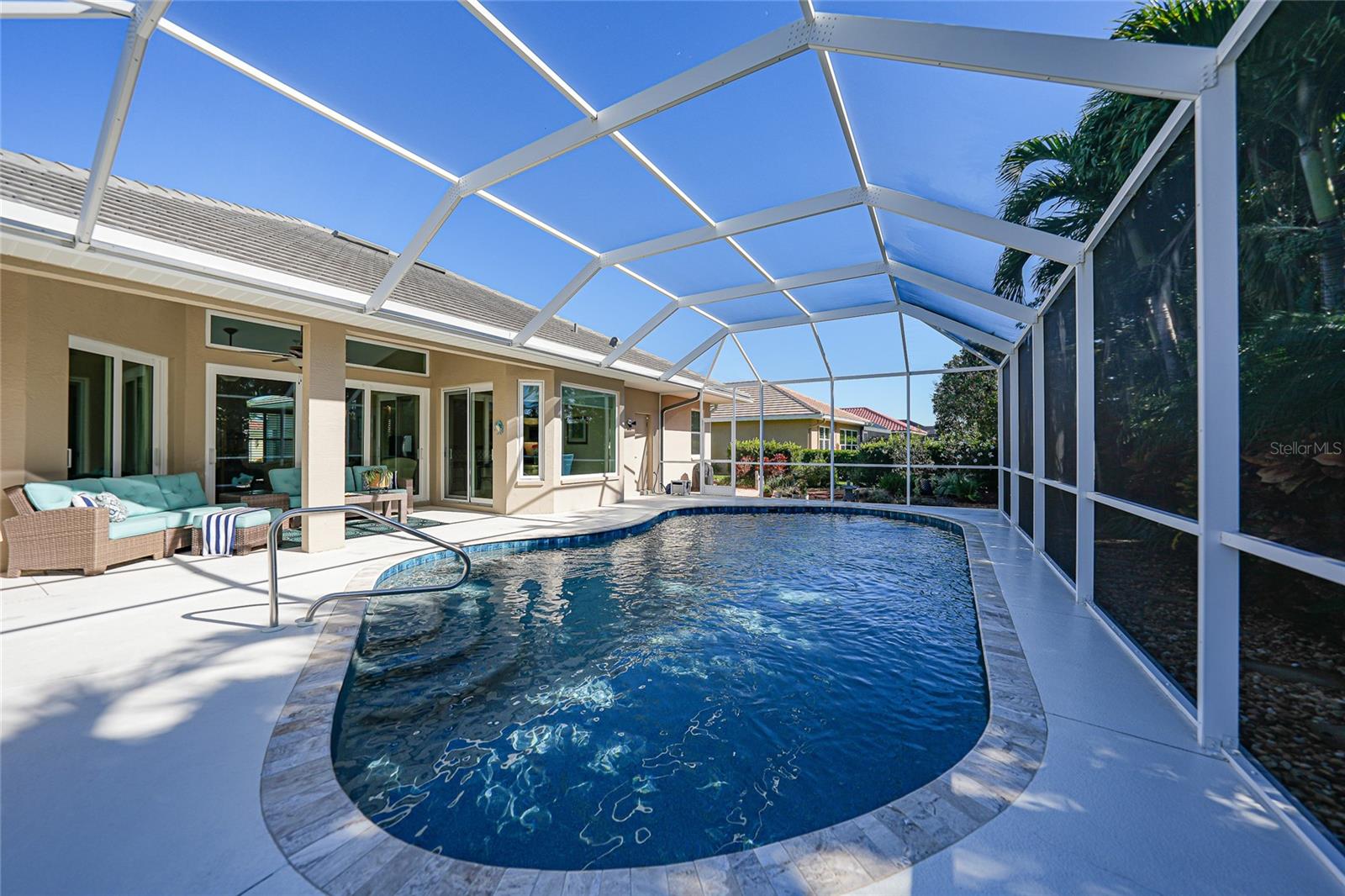 THE LAKES OF JACARANDA UNIT 5 - Residential