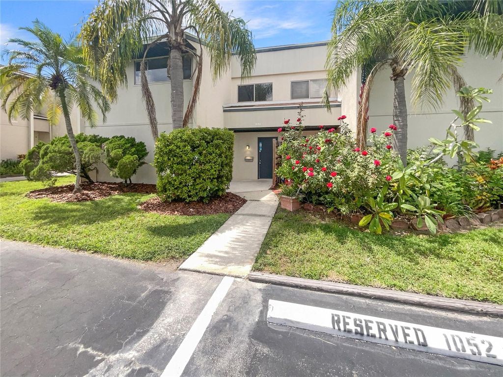 Photo of 1052 Longfellow Circle, Sarasota, FL 34243 (MLS # O6224828)
