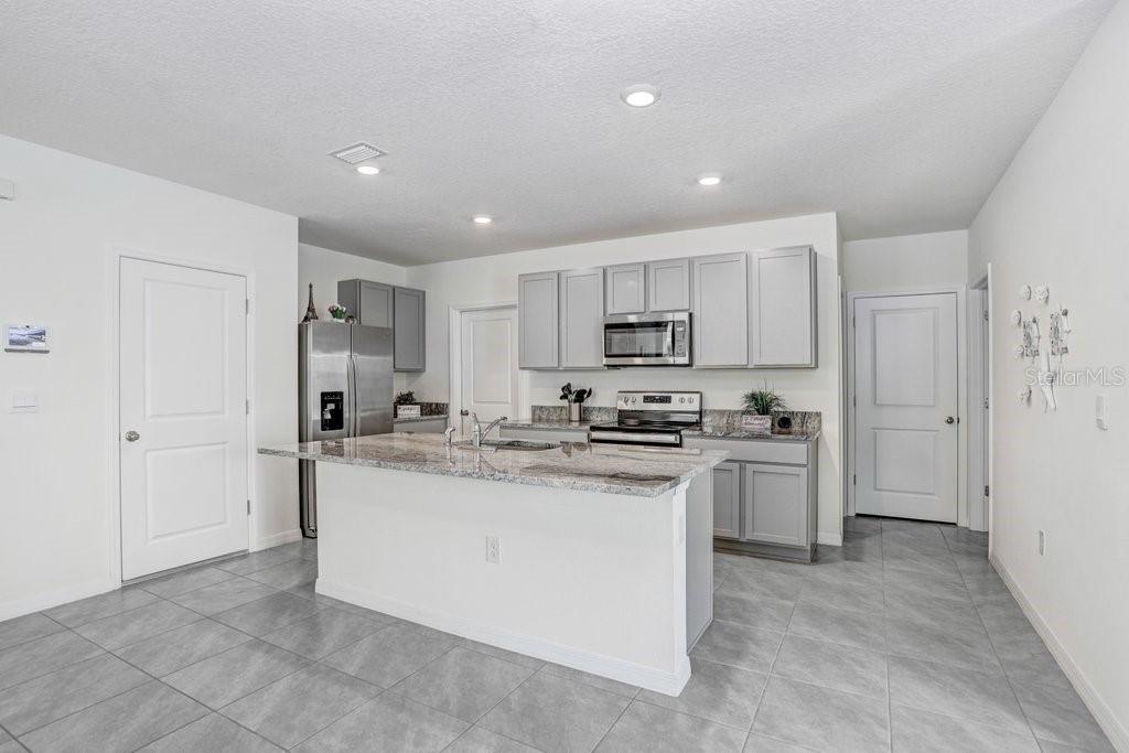 EPPERSON RANCH - Residential