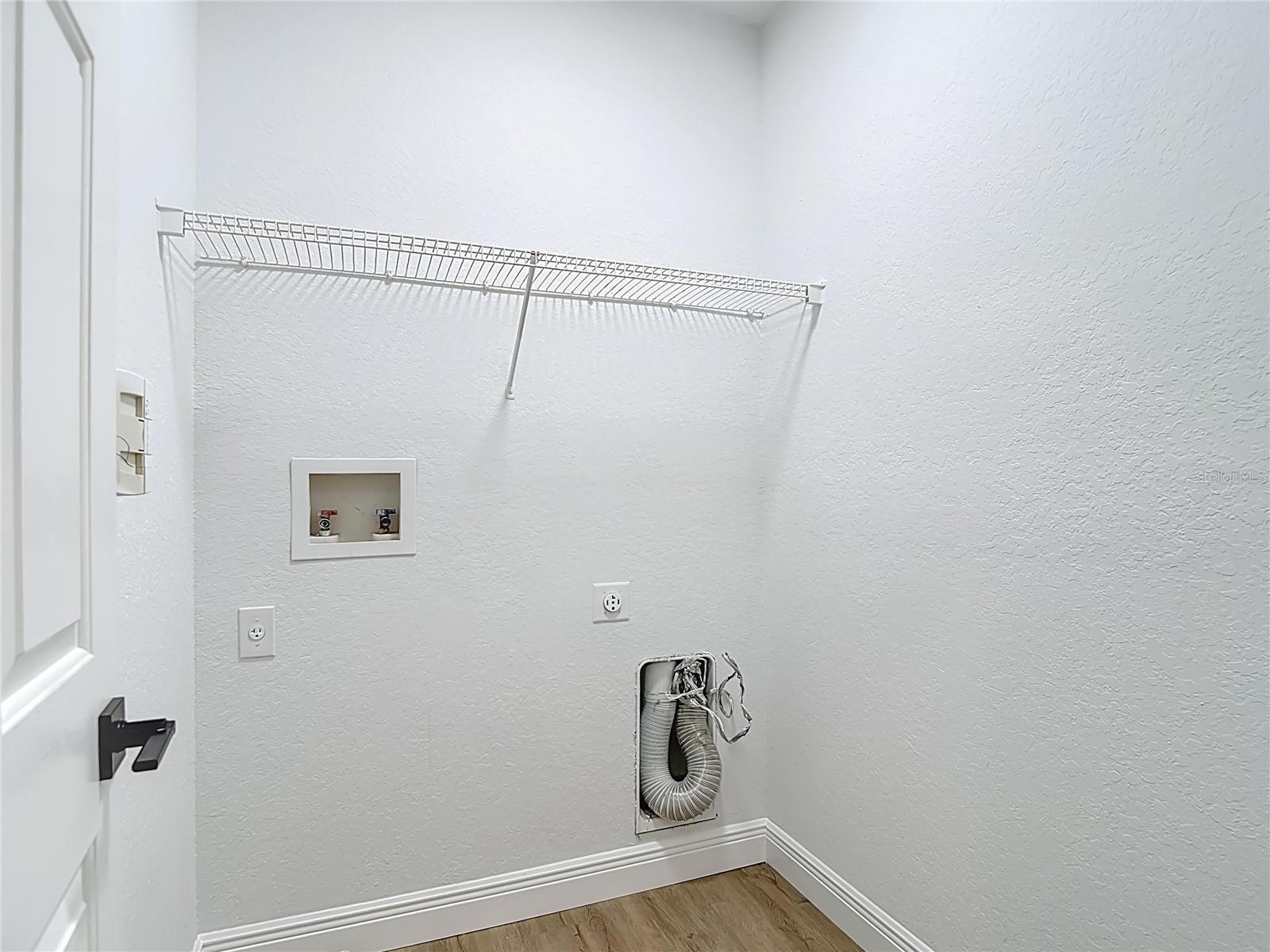 SUMMER GATE TWNHMS - Residential