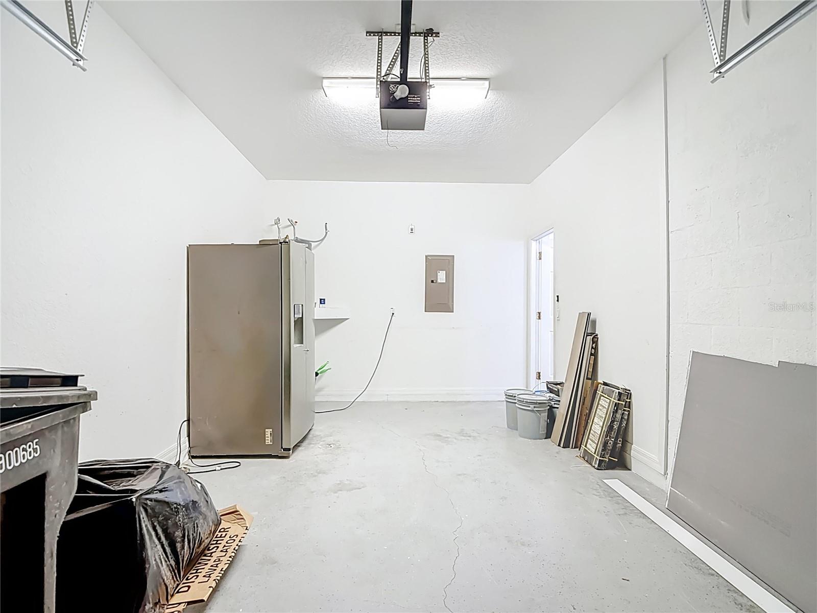 SUMMER GATE TWNHMS - Residential