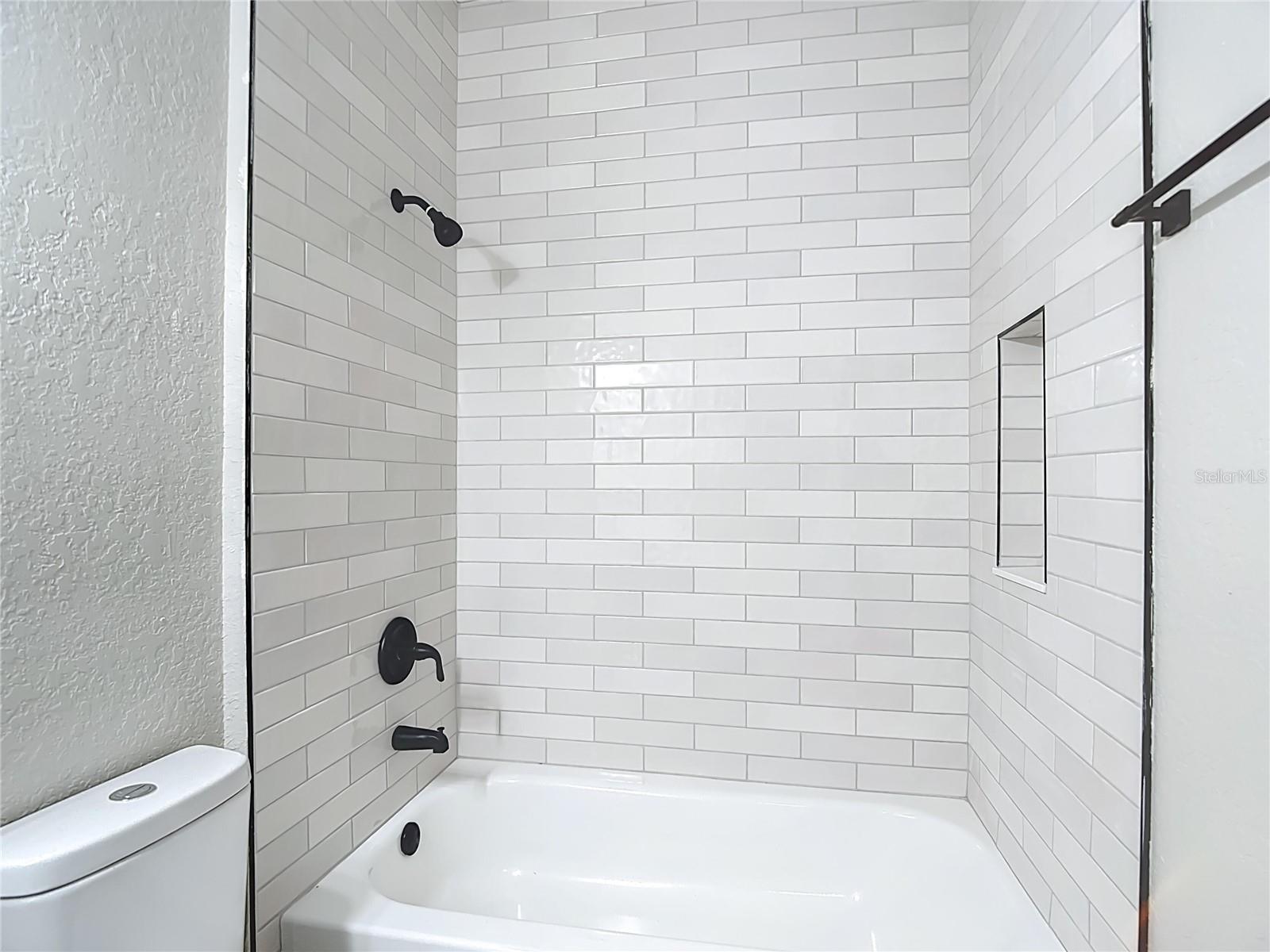 SUMMER GATE TWNHMS - Residential