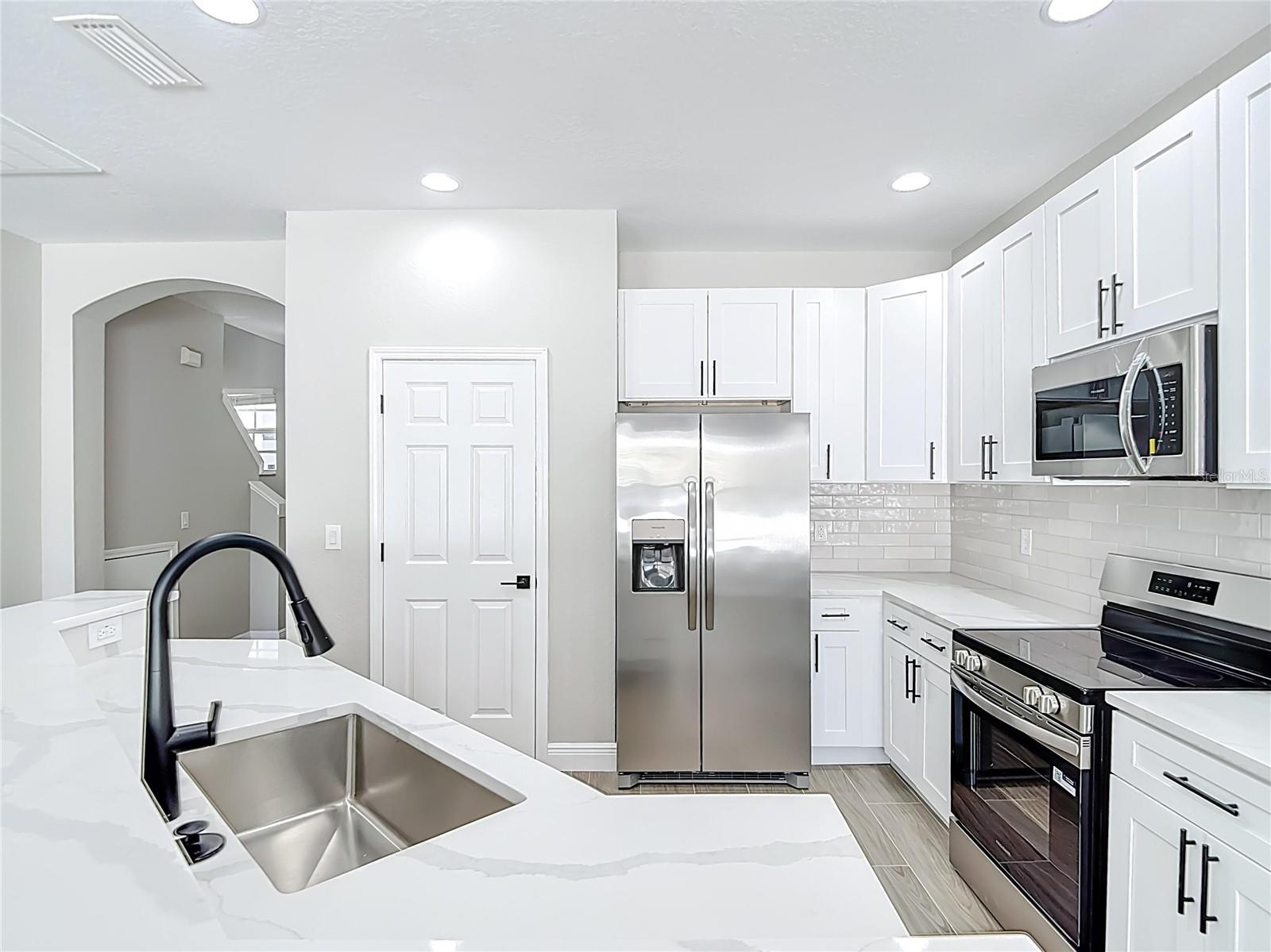 SUMMER GATE TWNHMS - Residential