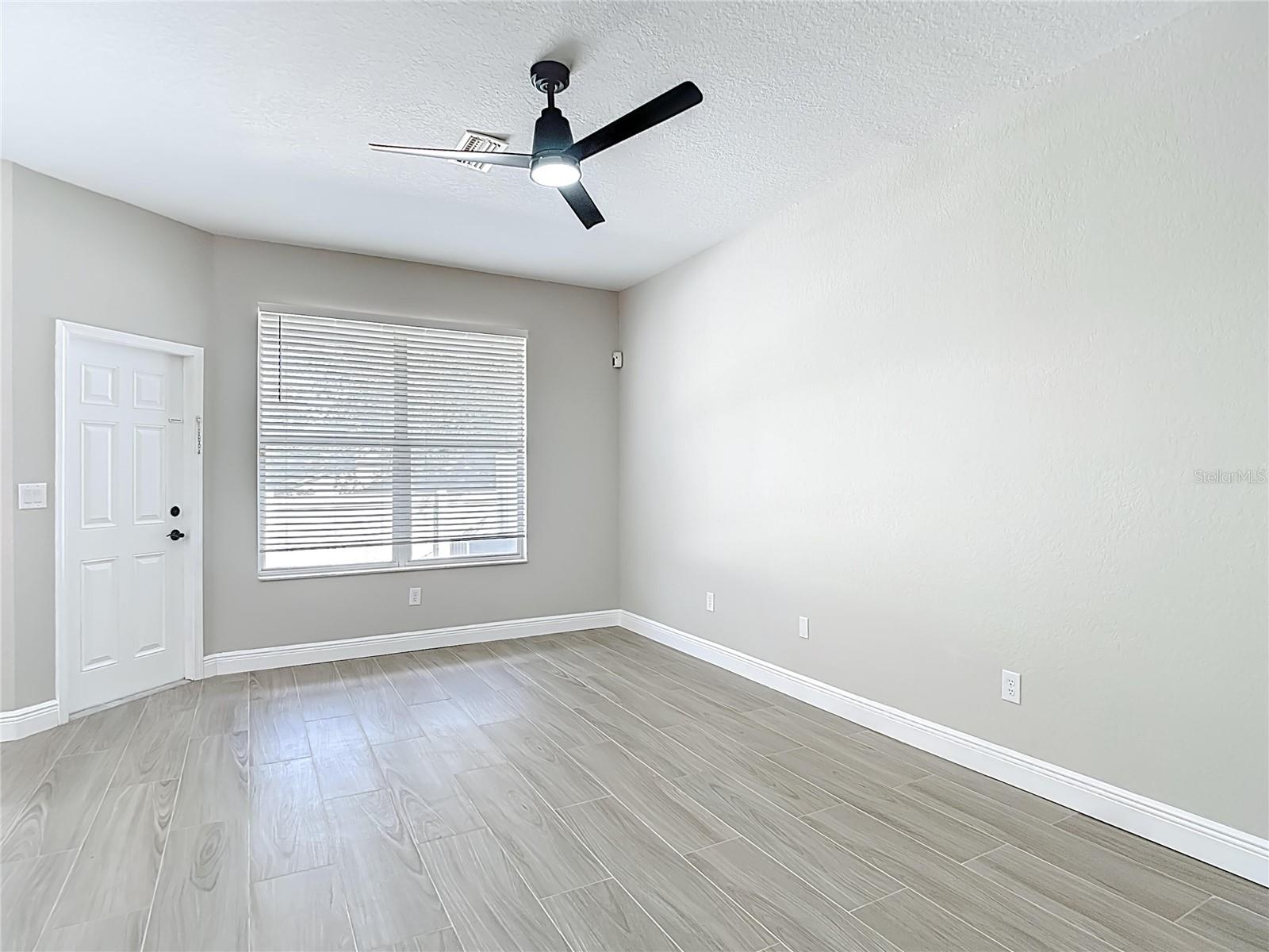 SUMMER GATE TWNHMS - Residential