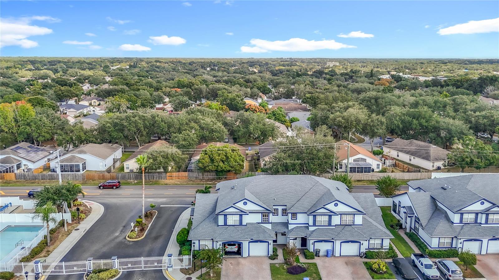 SUMMER GATE TWNHMS - Residential