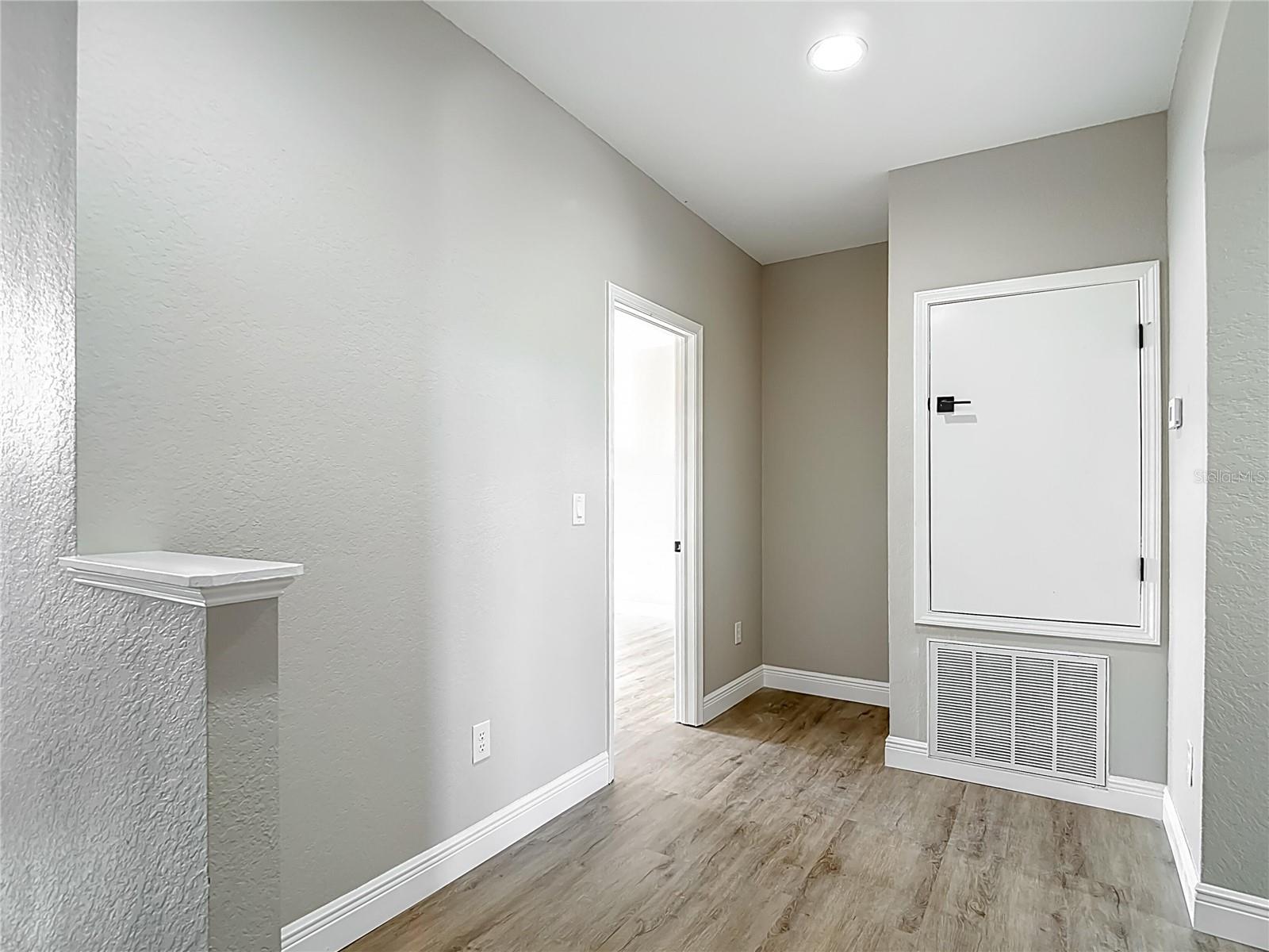 SUMMER GATE TWNHMS - Residential