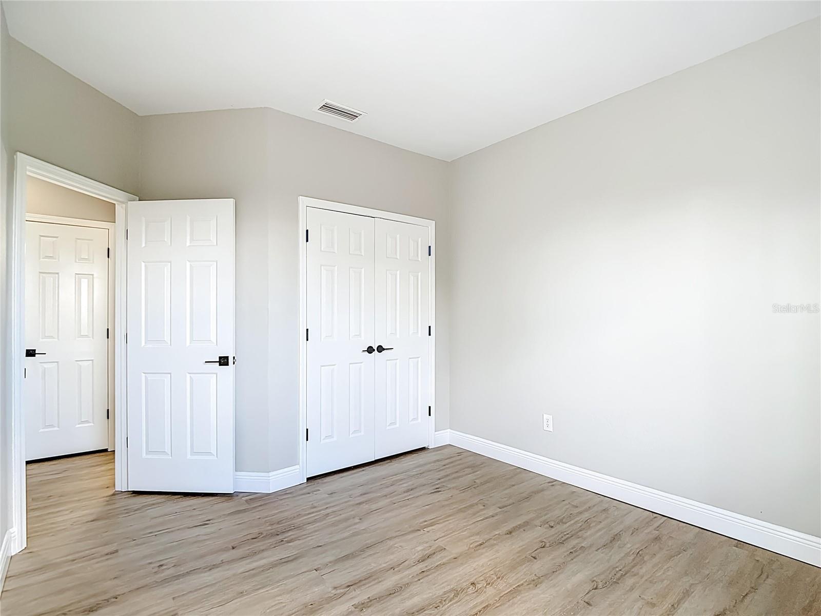 SUMMER GATE TWNHMS - Residential