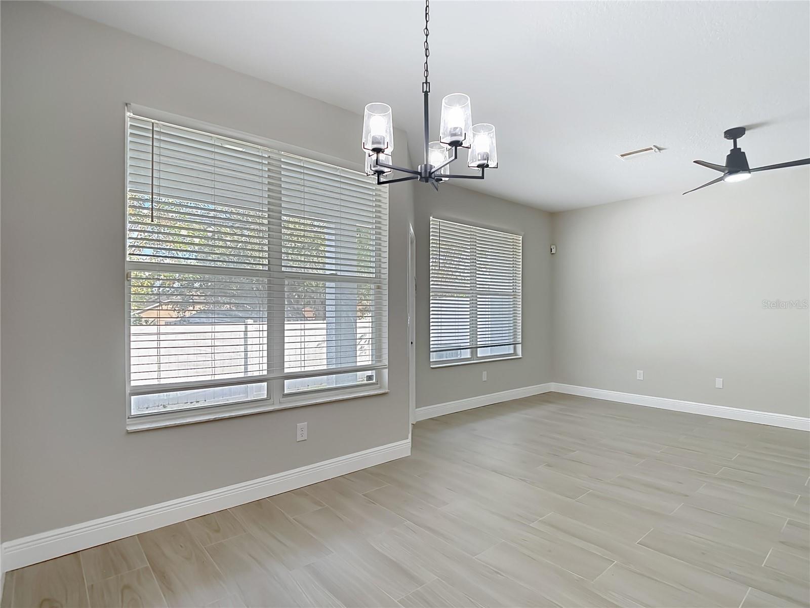 SUMMER GATE TWNHMS - Residential