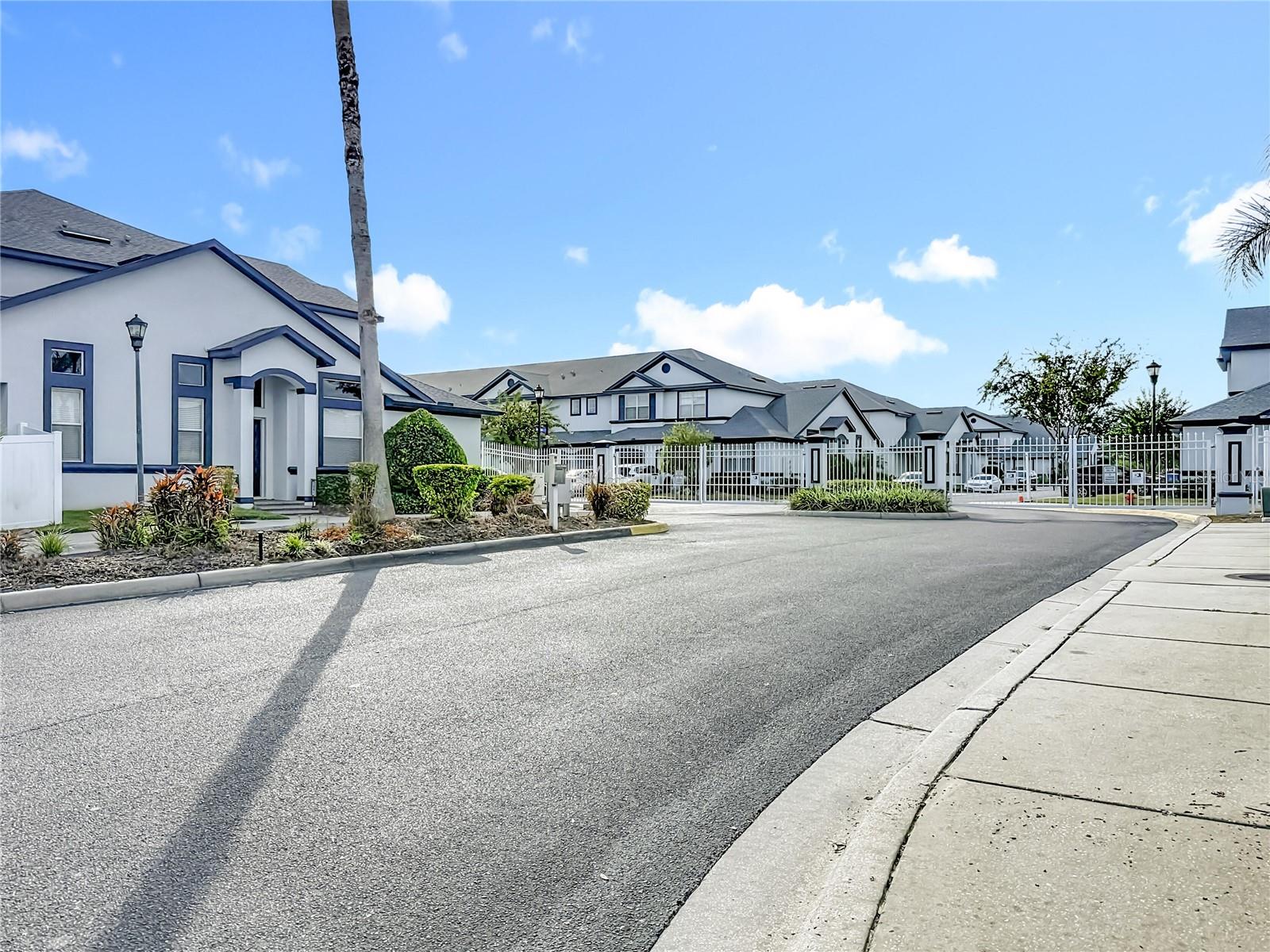 SUMMER GATE TWNHMS - Residential