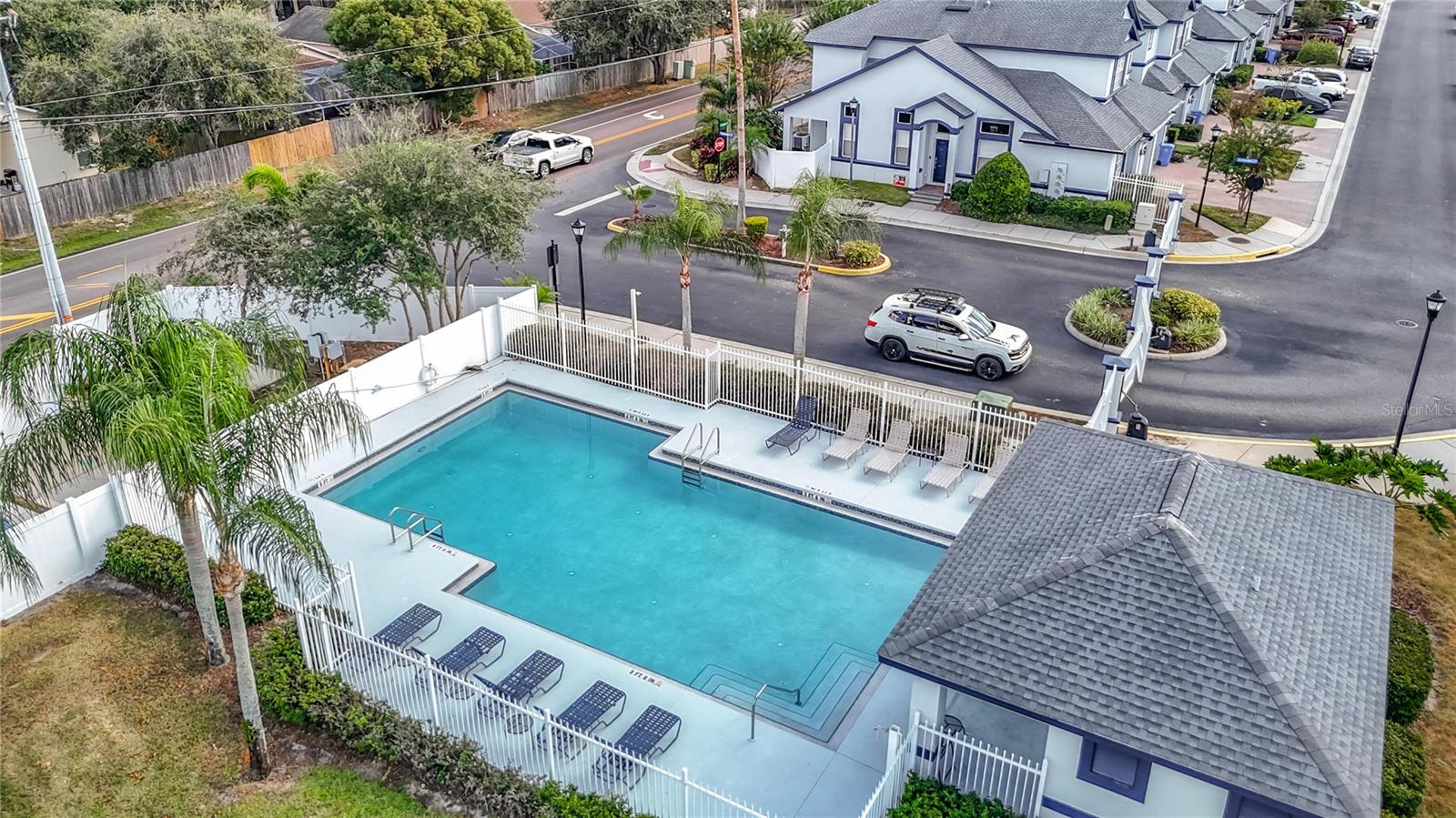 SUMMER GATE TWNHMS - Residential