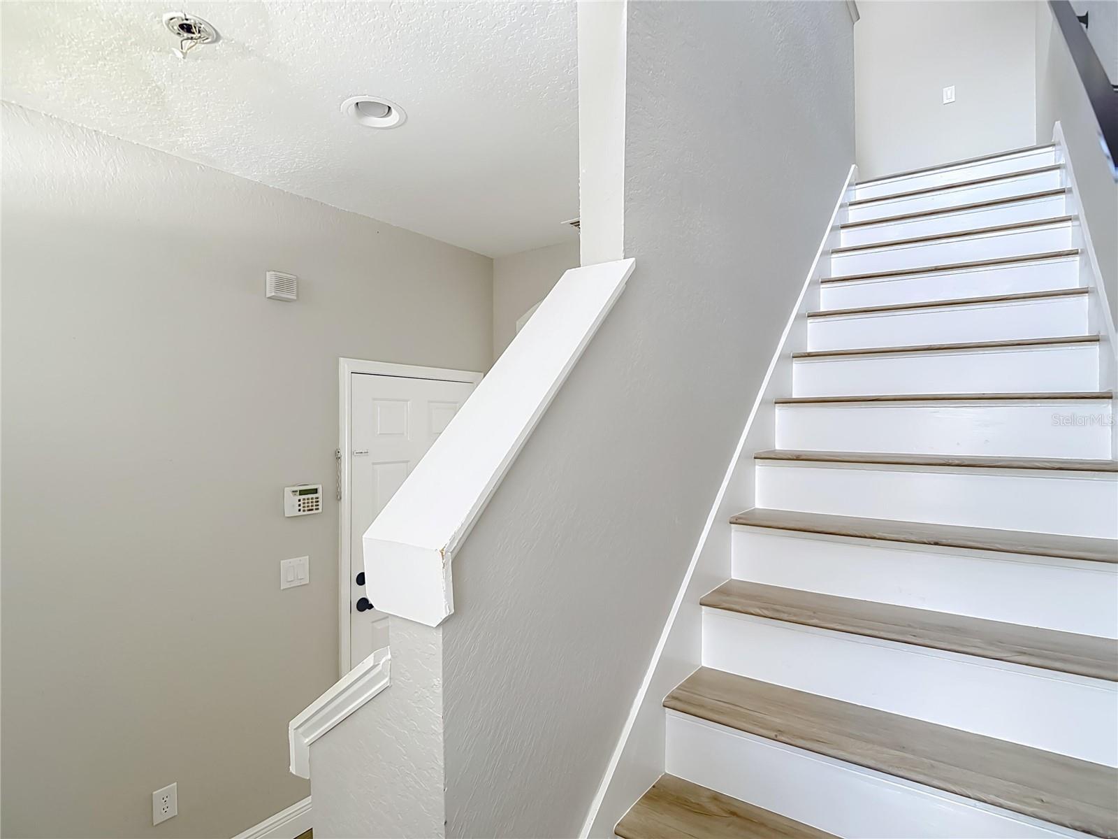 SUMMER GATE TWNHMS - Residential