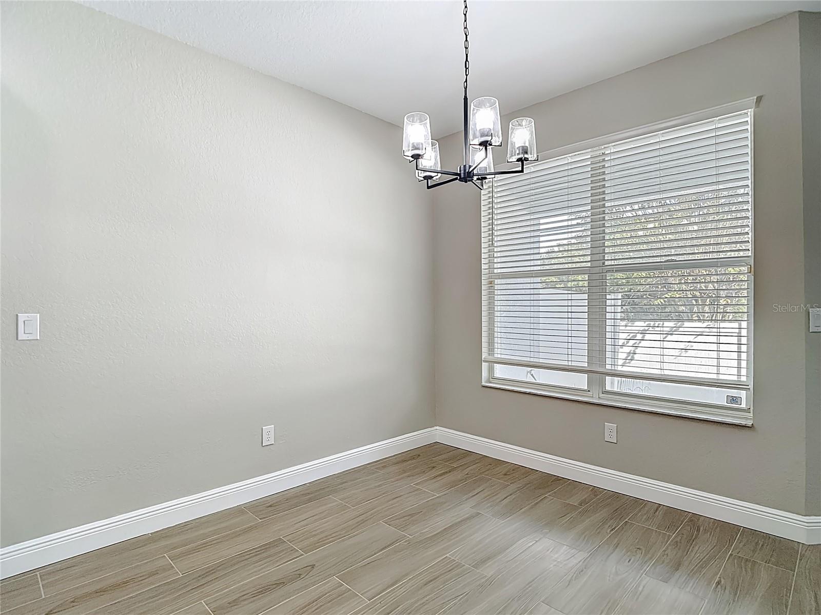 SUMMER GATE TWNHMS - Residential