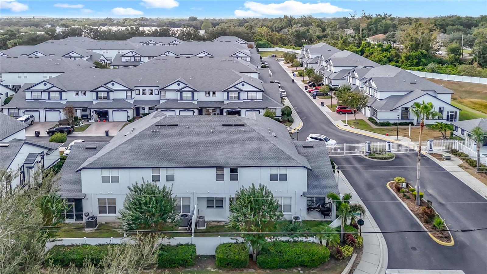 SUMMER GATE TWNHMS - Residential