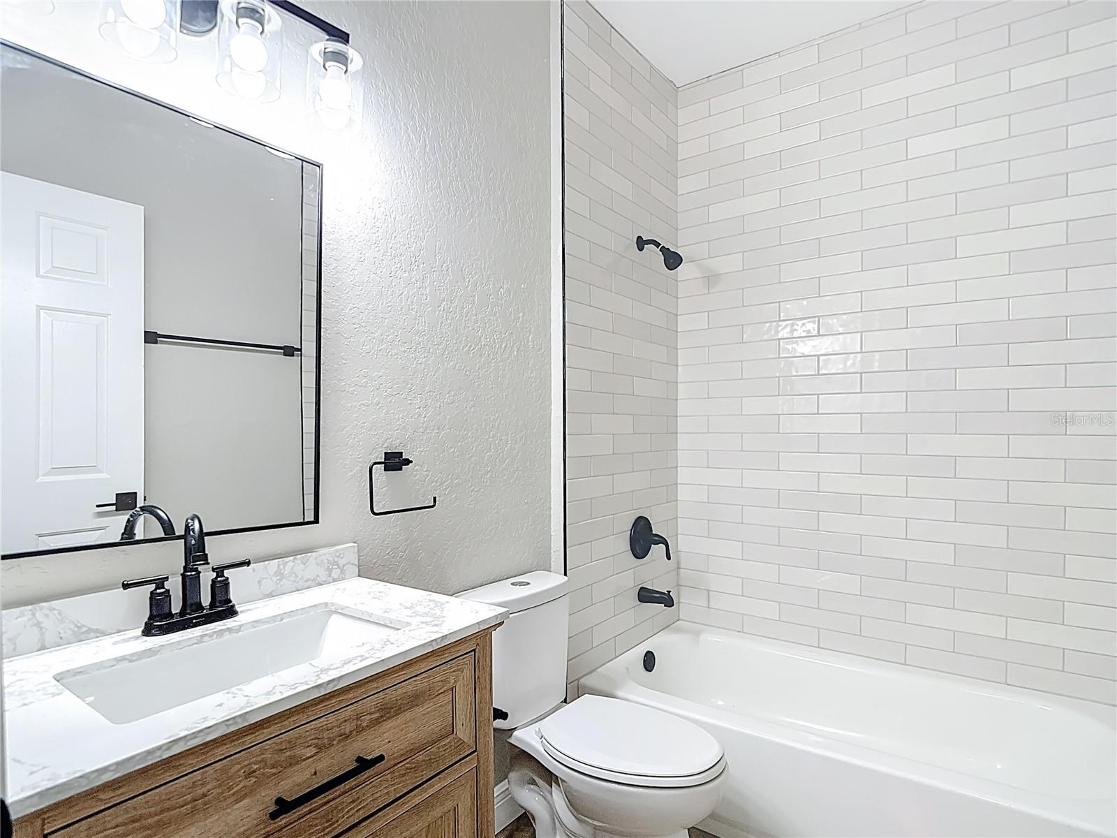 SUMMER GATE TWNHMS - Residential