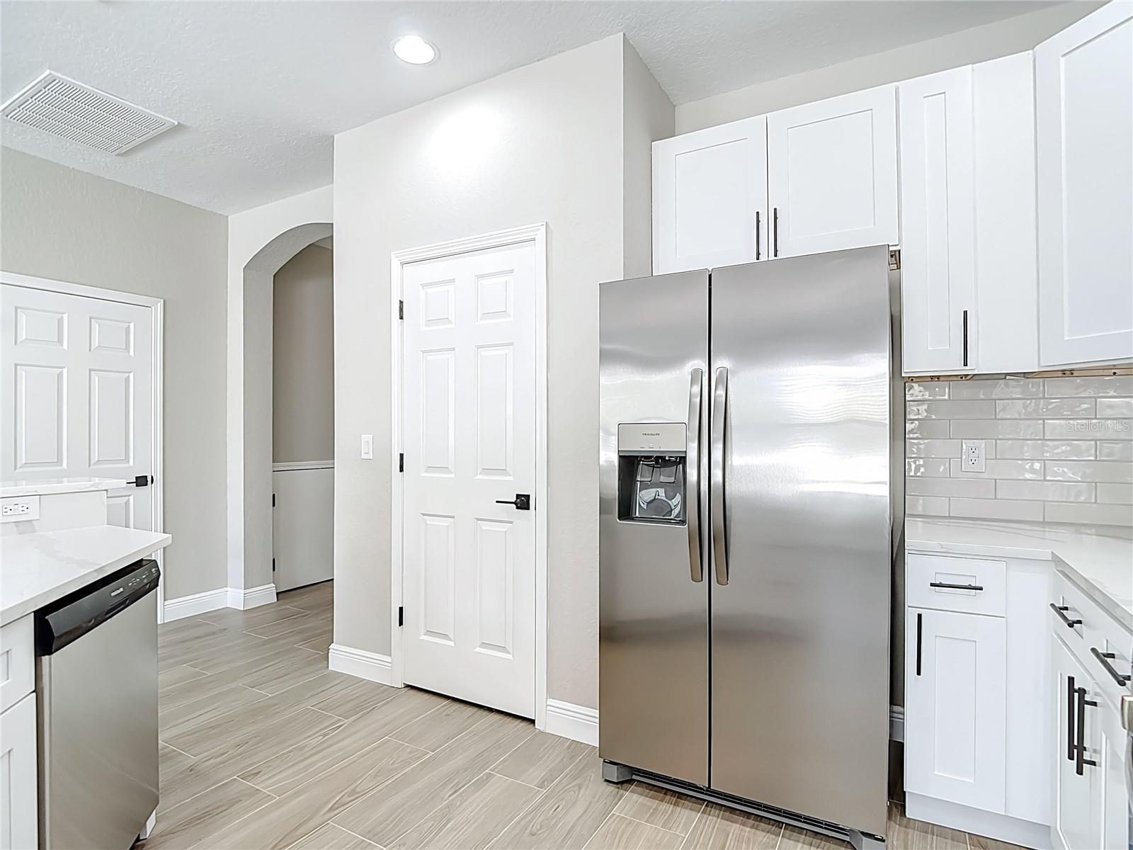 SUMMER GATE TWNHMS - Residential