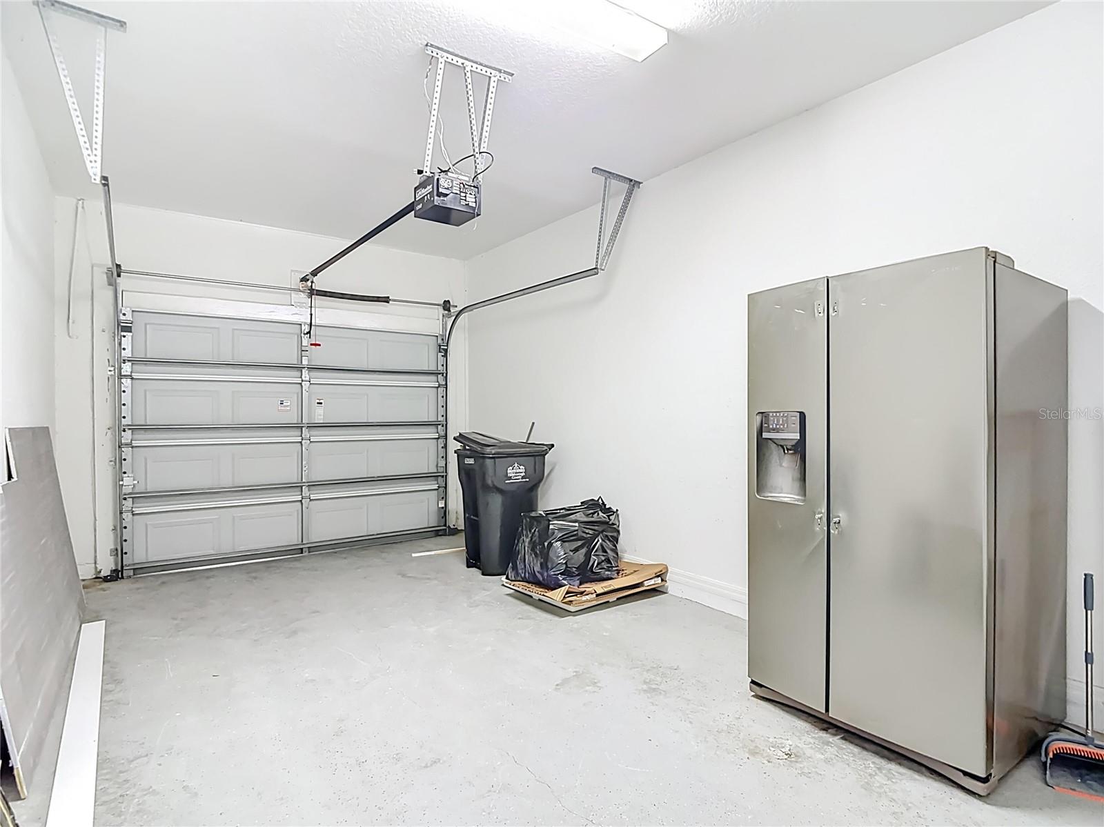 SUMMER GATE TWNHMS - Residential