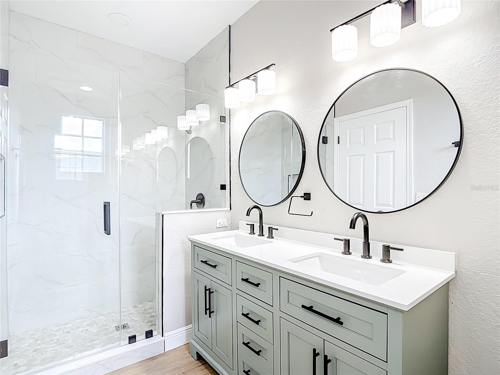 SUMMER GATE TWNHMS - Residential