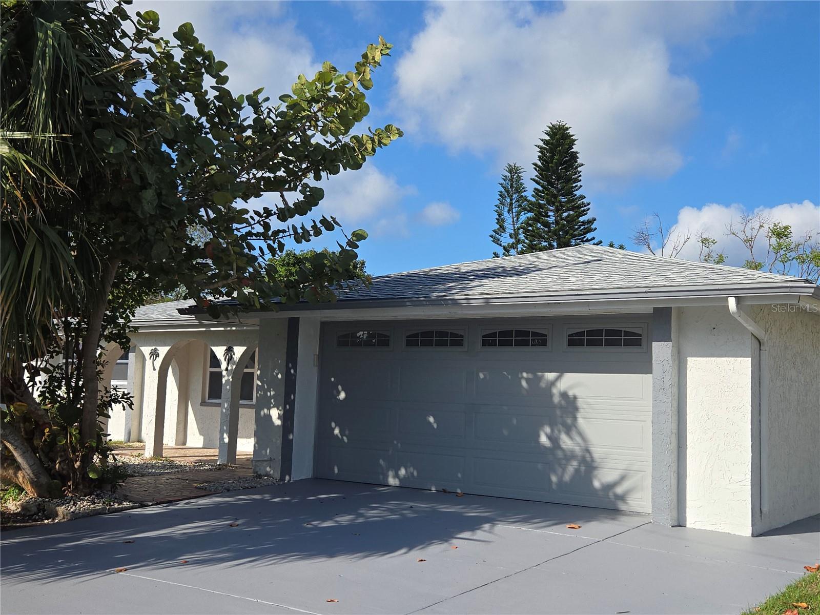 EMBASSY HILLS - Residential