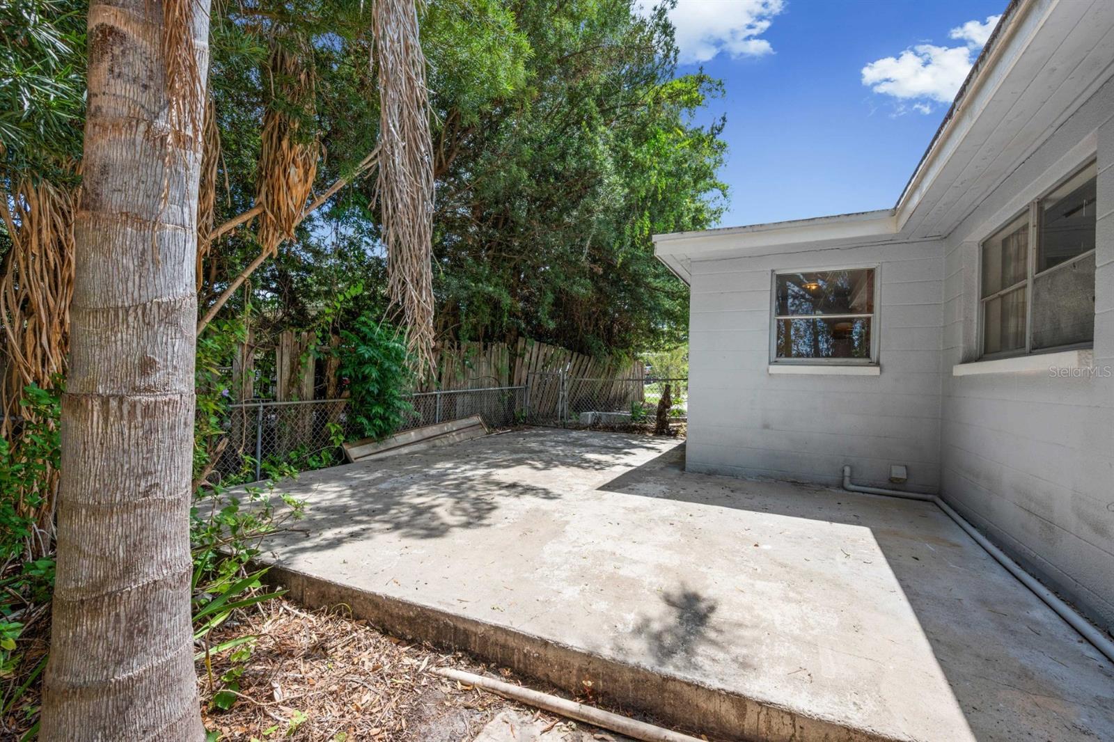 BELL SHOALS GARDENS - Residential