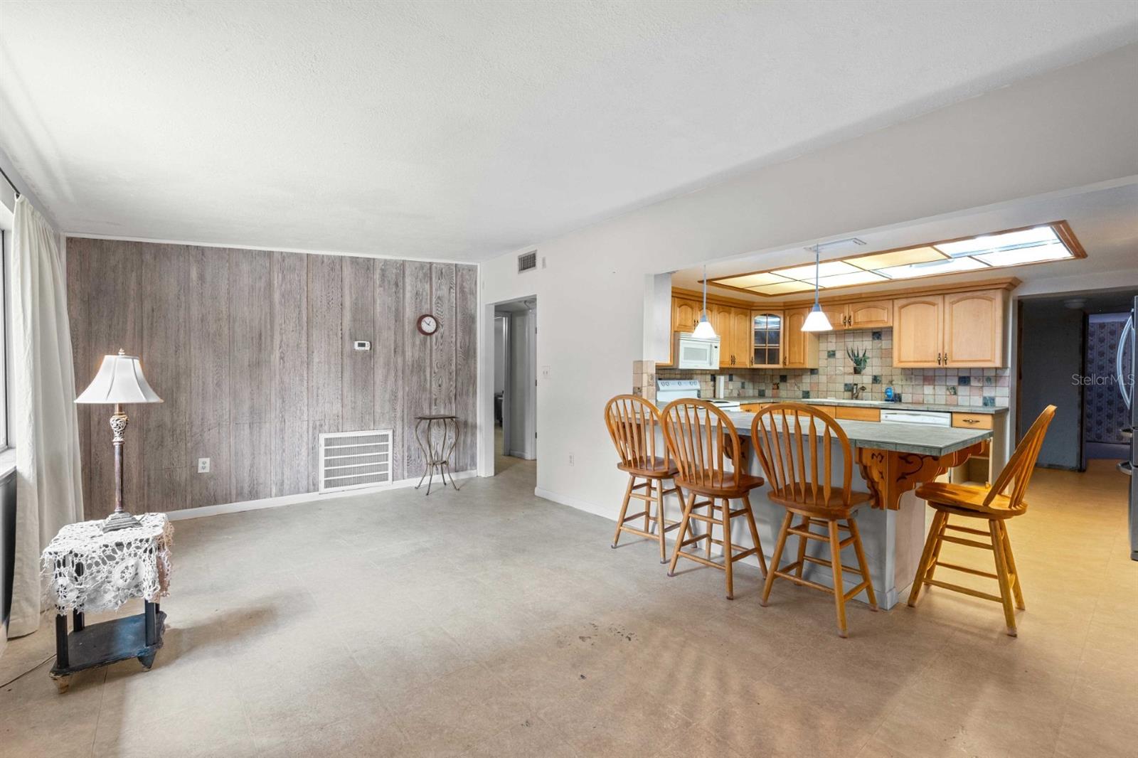 BELL SHOALS GARDENS - Residential