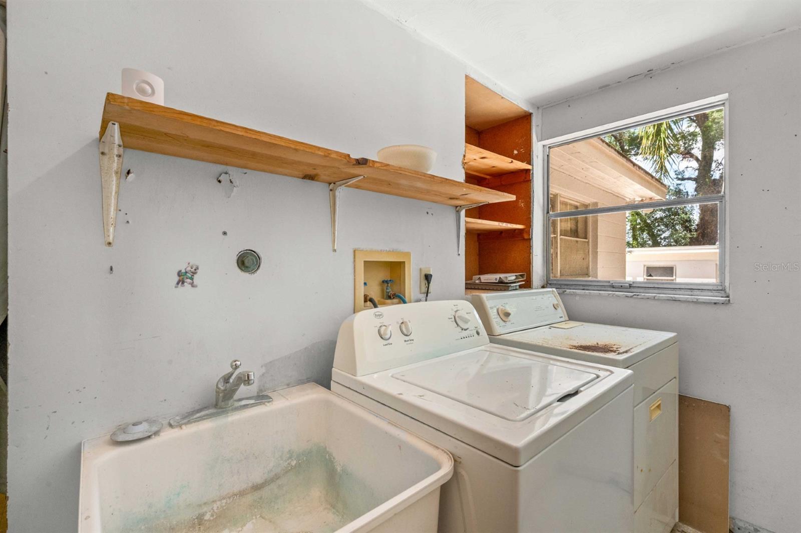 BELL SHOALS GARDENS - Residential