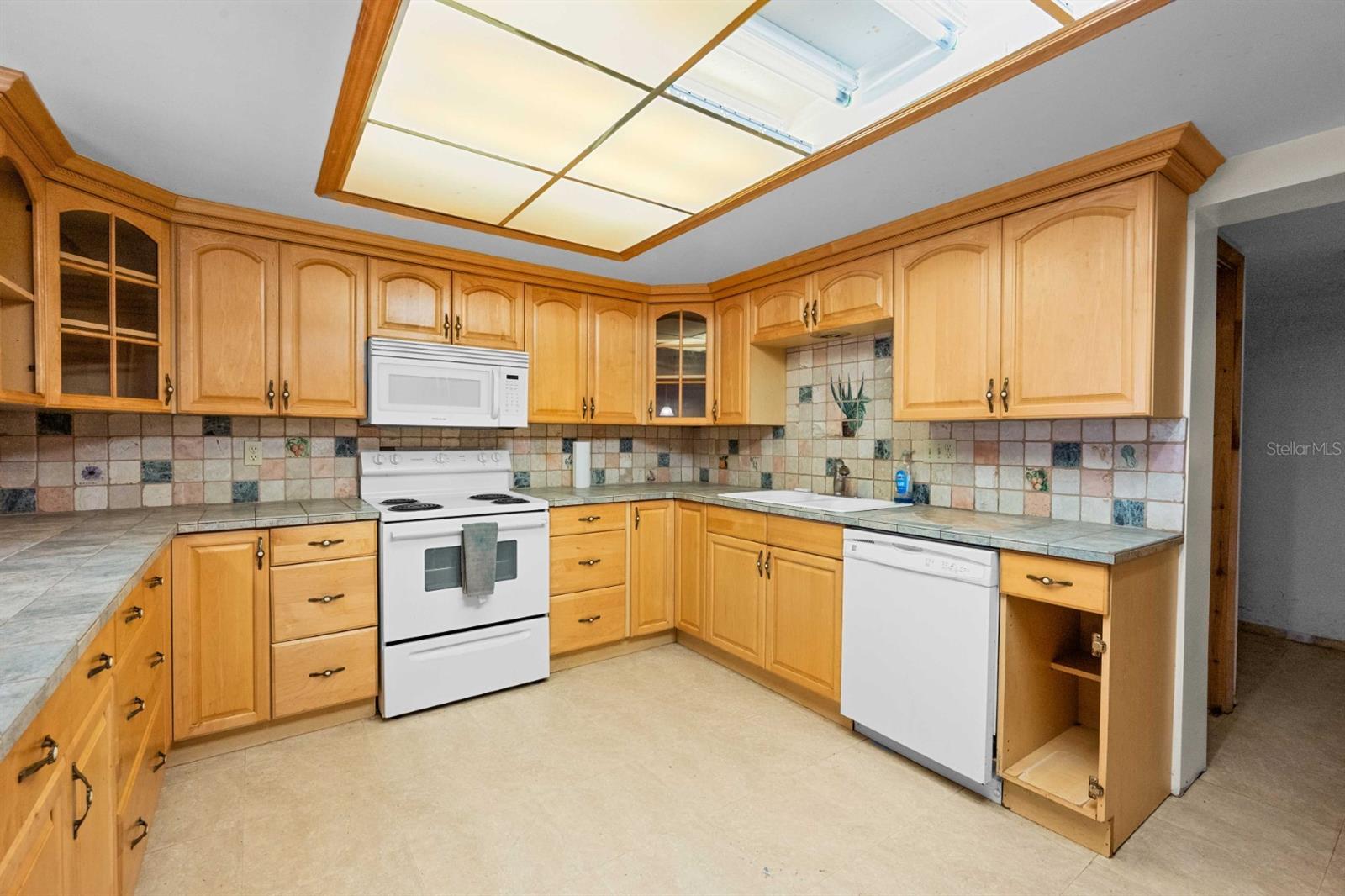 BELL SHOALS GARDENS - Residential