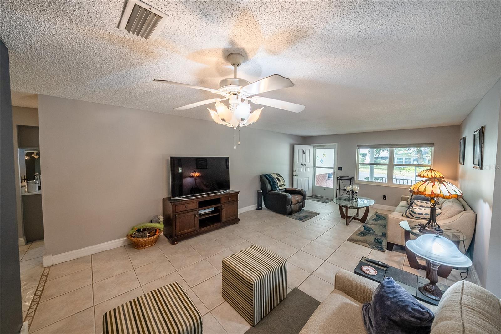 CIRCLE SQUARE WOODS - Residential